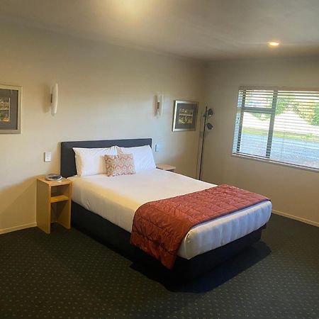 Bentleys Motor Inn Palmerston North Exterior photo