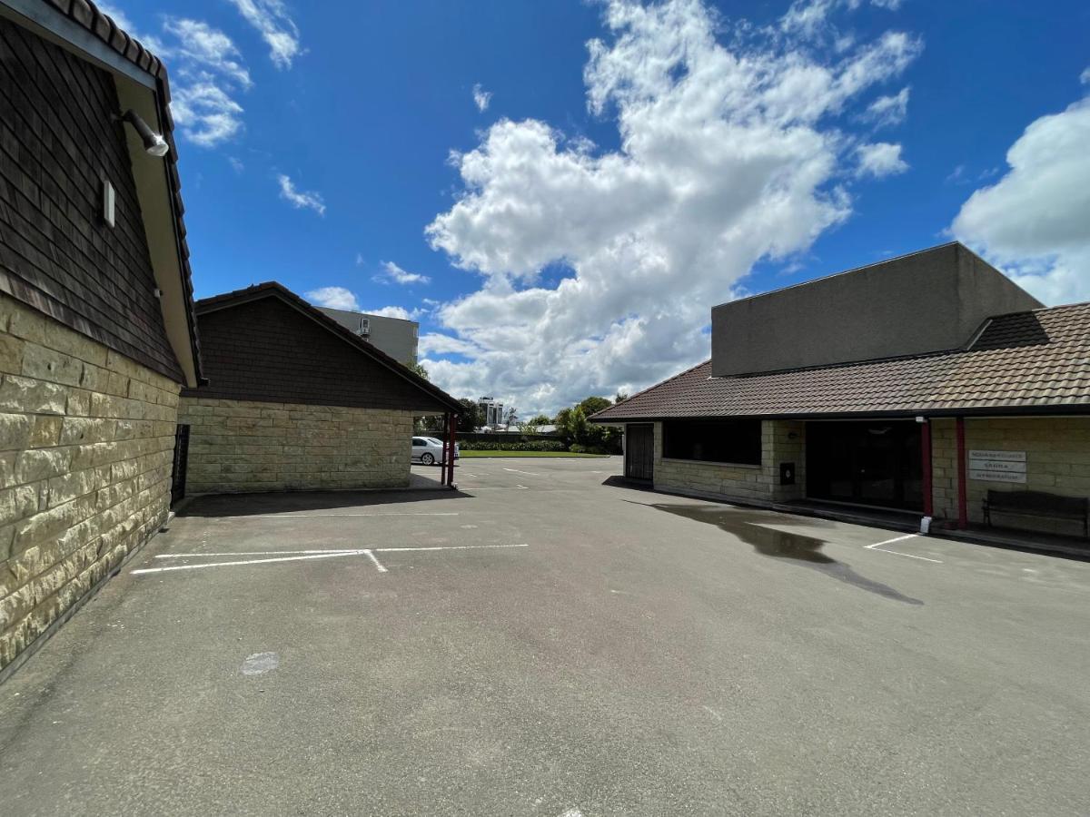 Bentleys Motor Inn Palmerston North Exterior photo