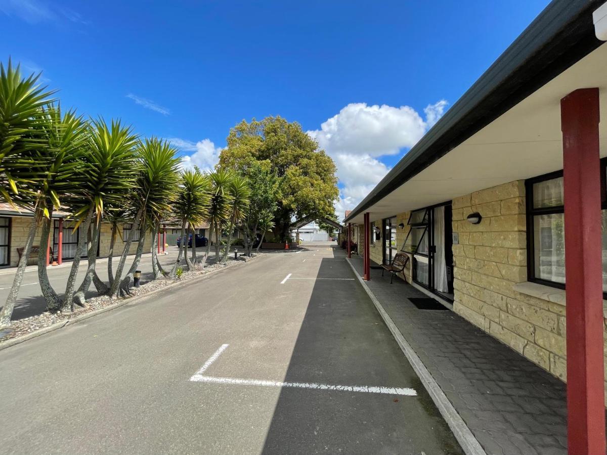 Bentleys Motor Inn Palmerston North Exterior photo