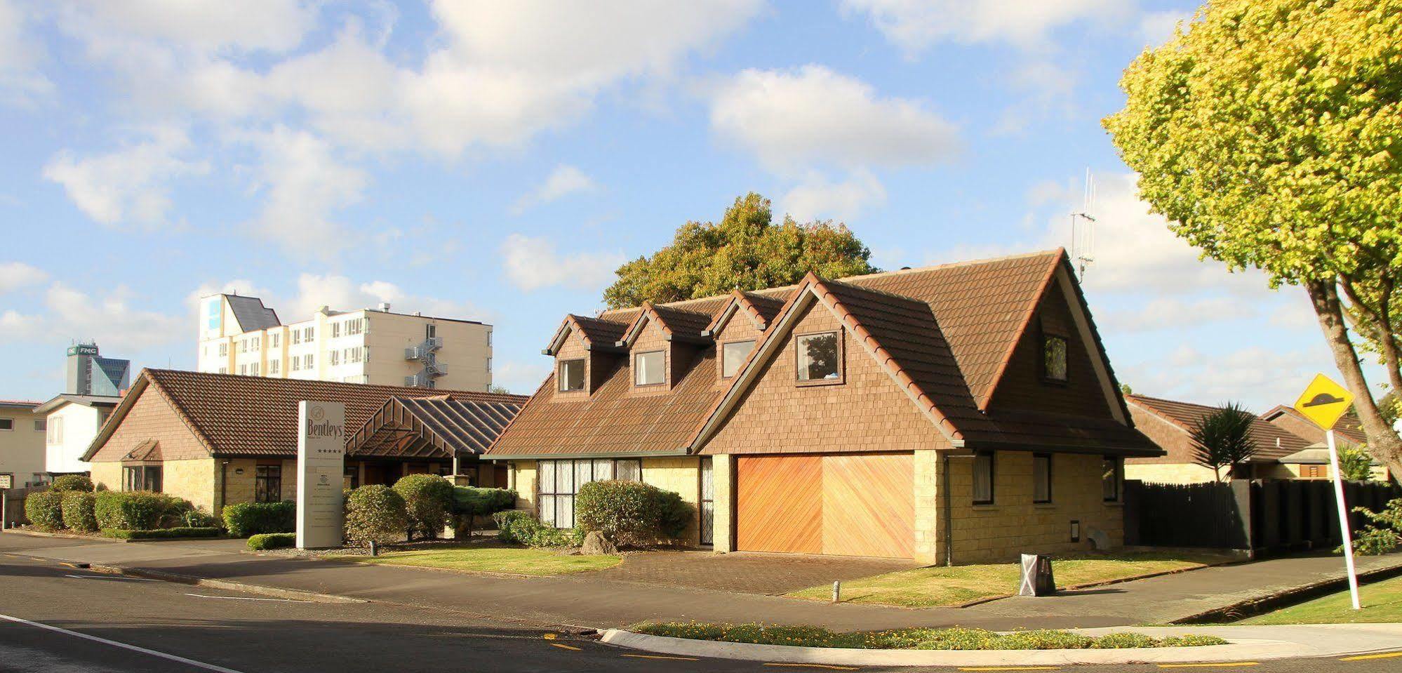 Bentleys Motor Inn Palmerston North Exterior photo